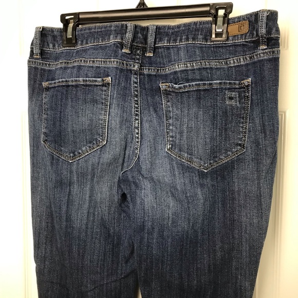 Liz Claiborne Jeans. Size 10 - Picture 5 of 10